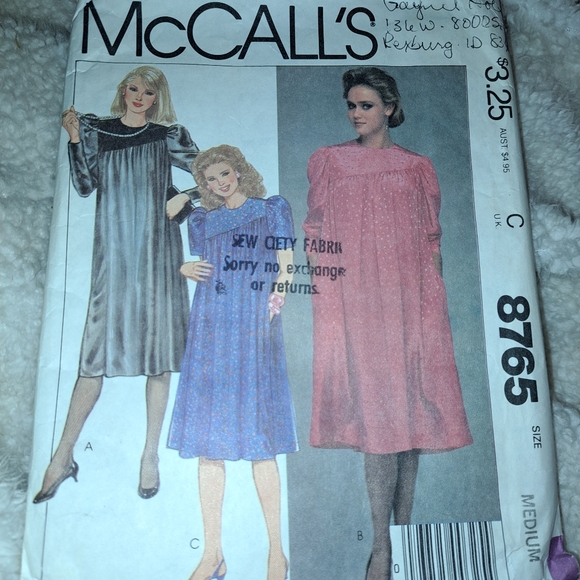 McCall's vintage pattern looks to be maternity 🌺 - Picture 3 of 4